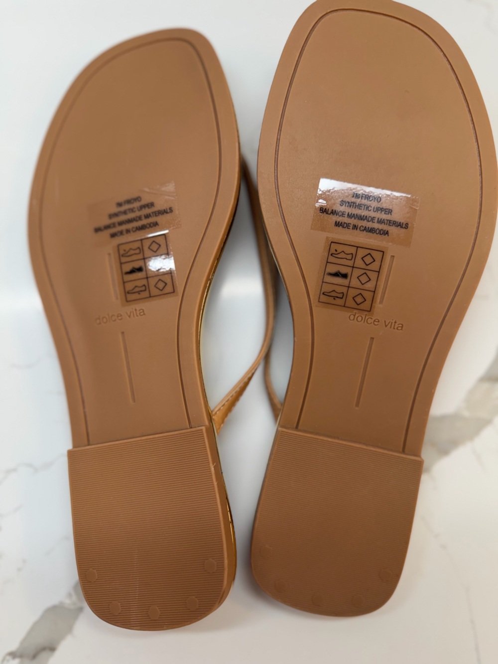NWOT Dolce Vita Froyo Tan Gold Trim Thong Sandals Size 7 - Picture 8 of 13